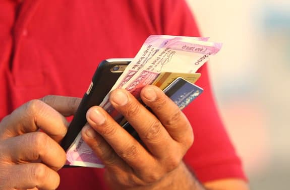 Coronavirus does not spread easily from surfaces, clarifies The Centers for Disease Control