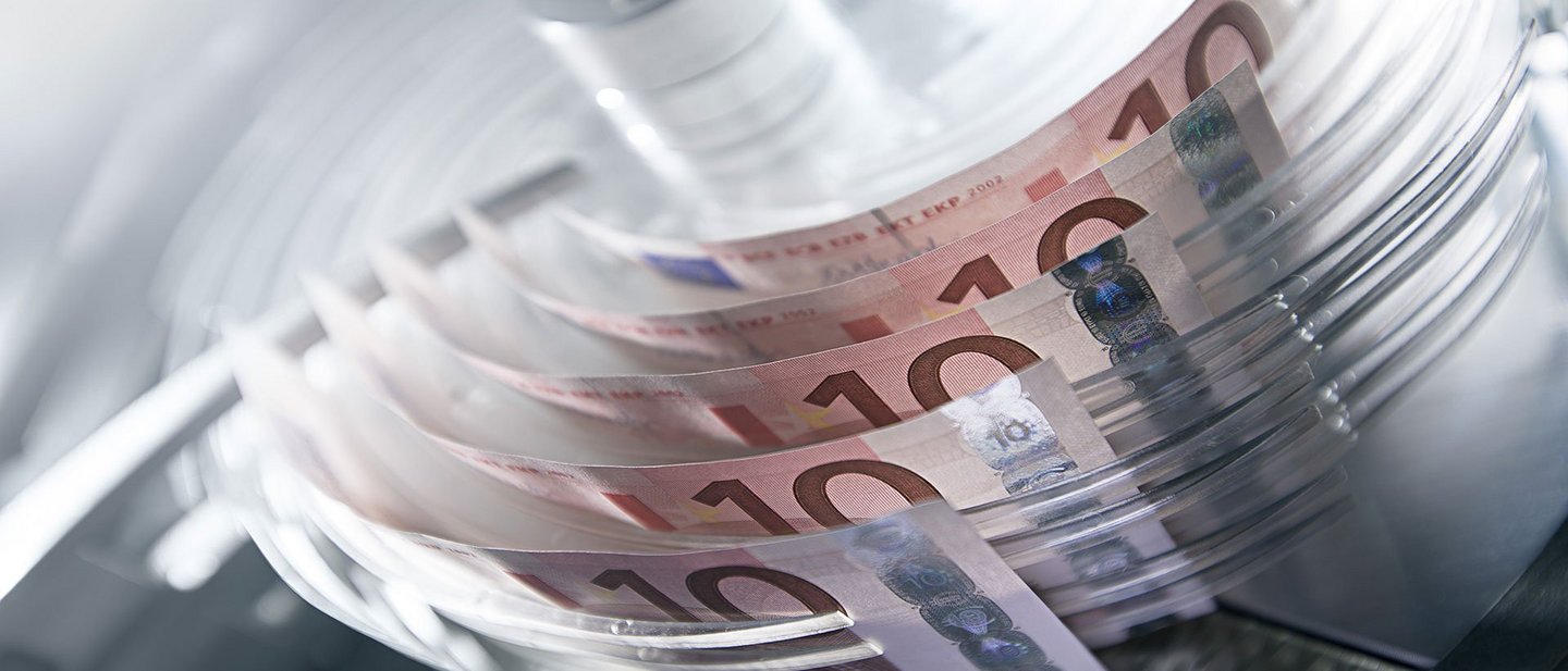 The Banknote 2.0: Why the Digital Economy is Moving Back to Paper